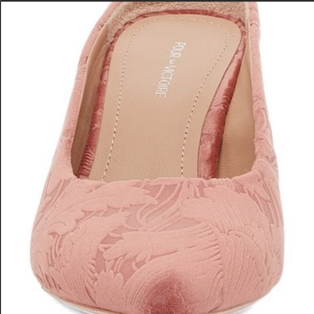 NIB Pour La Victoire Embossed Velvet Heels 8.5/9 - Picture 5 of 6